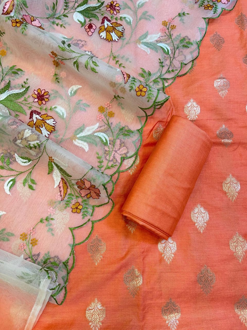 🦋Exclusive Banarasi Unstitched Salwar kameez with Dupatta🦋