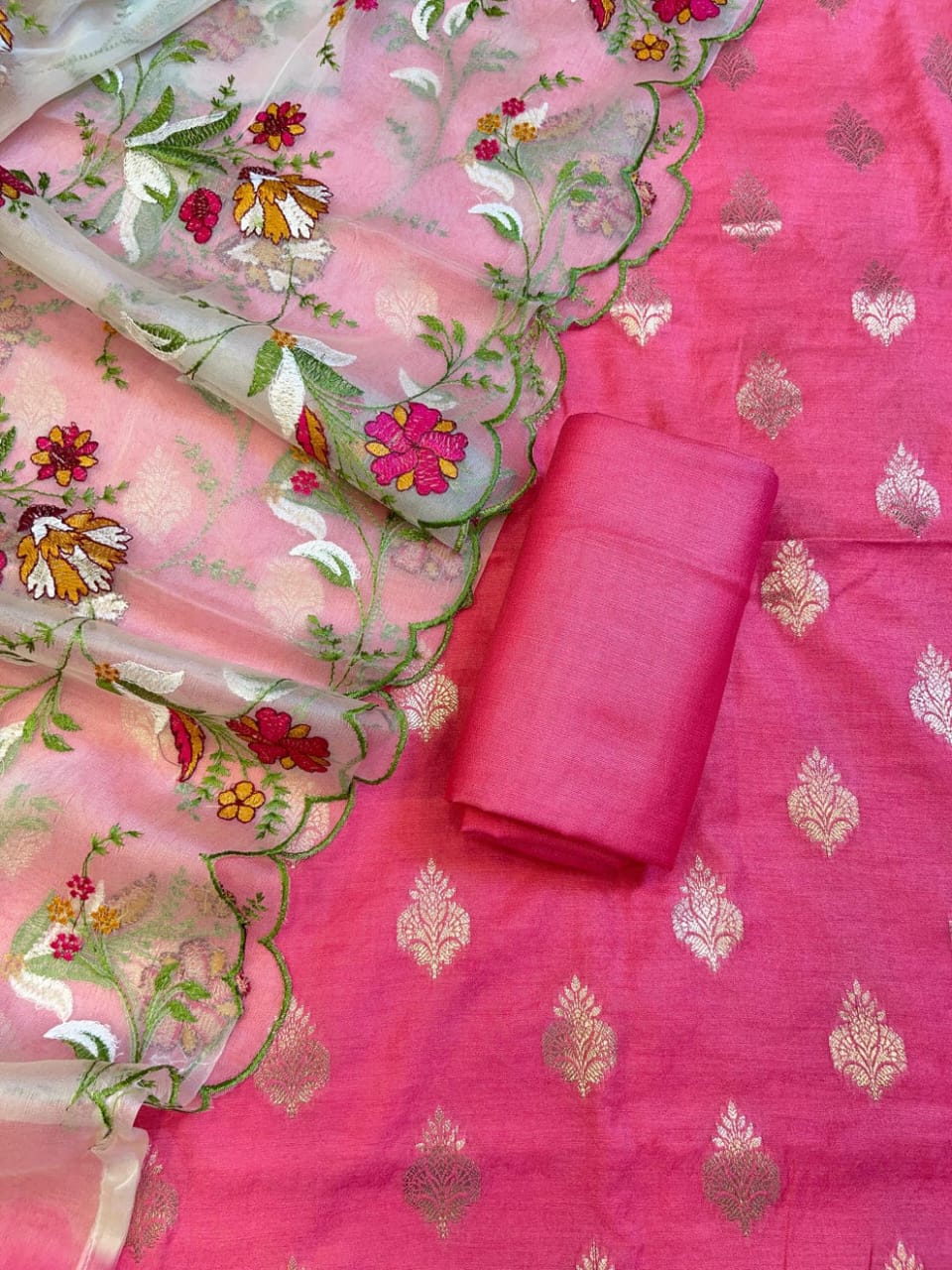 🦋Exclusive Banarasi Unstitched Salwar kameez with Dupatta🦋