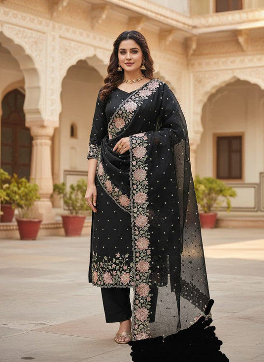 🦋Exclusive Banarasi Unstitched Salwar kameez with Dupatta🦋