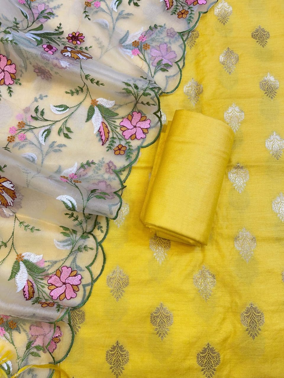 🦋Exclusive Banarasi Unstitched Salwar kameez with Dupatta🦋