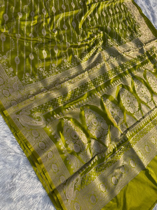 Dhani Mashru Katan Fancy Aada Design Saree