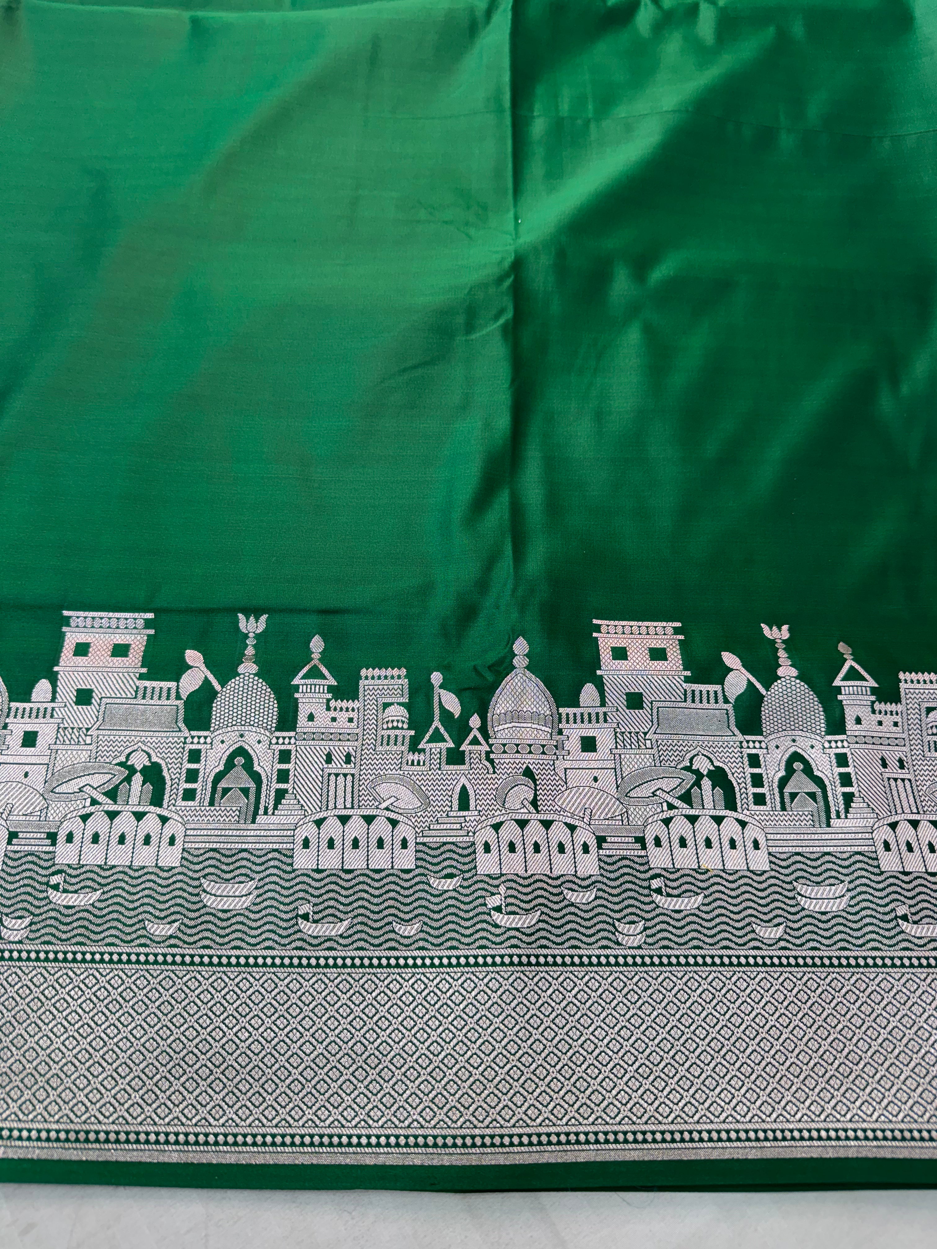Premium Banarasi Ganga Ghat Green Mashru Katan Saree