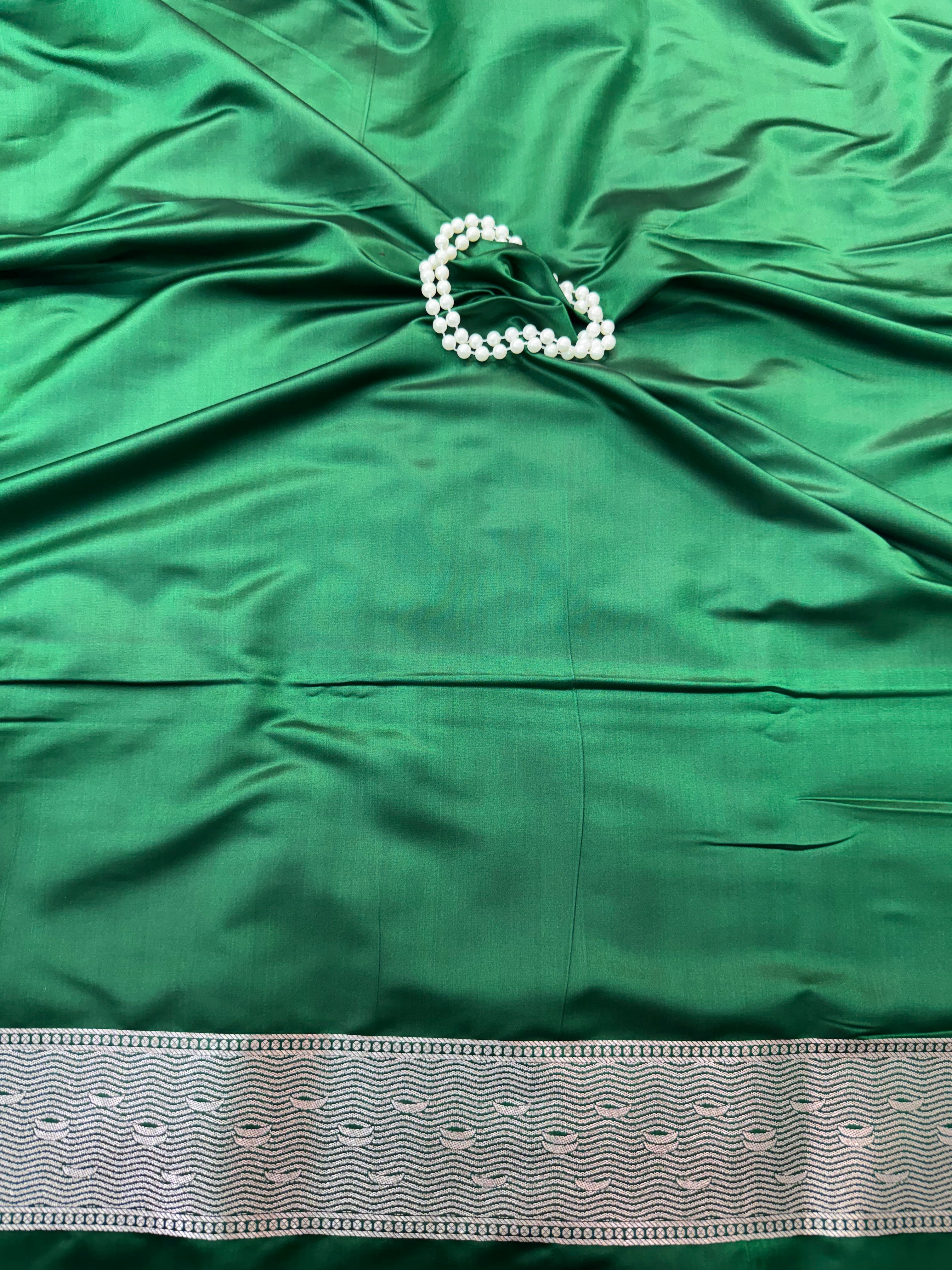 Premium Banarasi Ganga Ghat Green Mashru Katan Saree