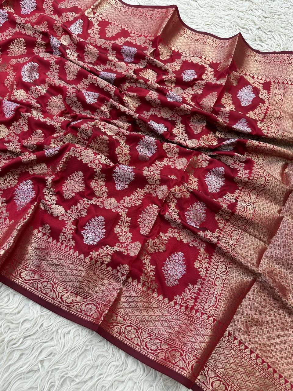 Sona Rupa Jaal Semi Silk Saree – Classic Red